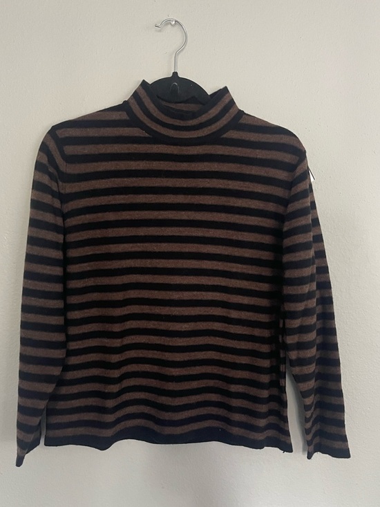 Valerie Stevens Tops - Valerie Stevens 100% merino wool women top medium